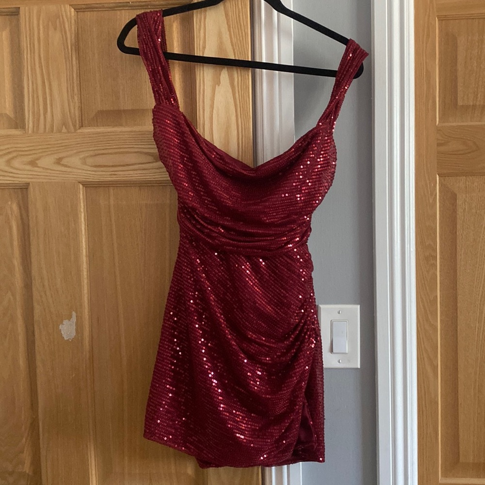Maroon/red sparkly dress